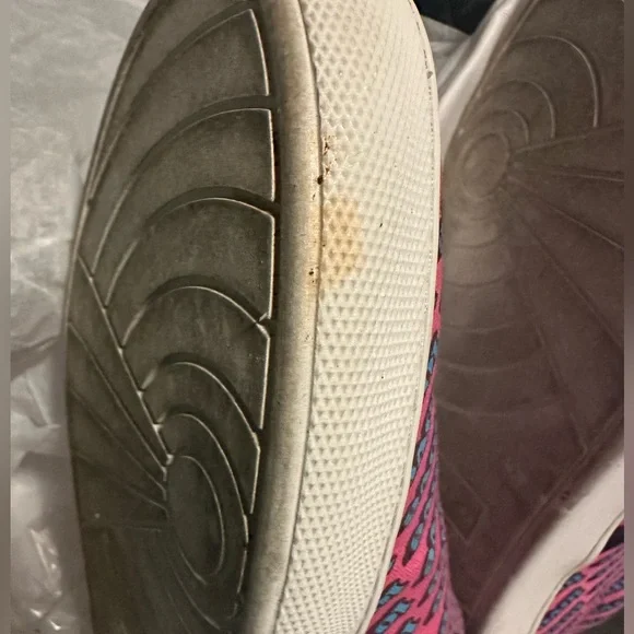 Marc Jacobs Women’s Pink Love Printed Canvas Slip on Sneakers. - Picture 5 of 7